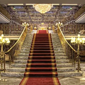4* Hotel Unique Hauptbahnhof